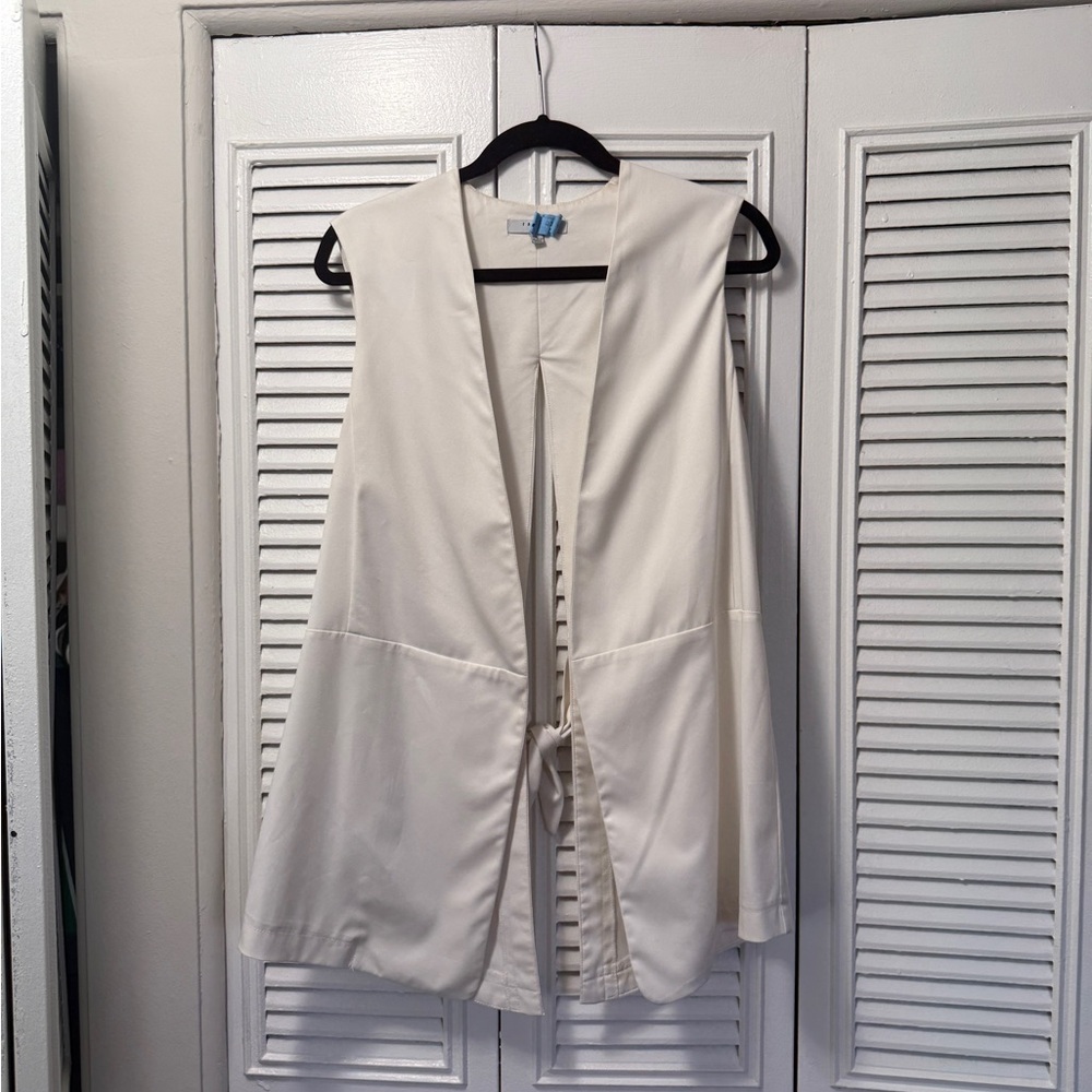 Cream Sleeveless Open Front Vest